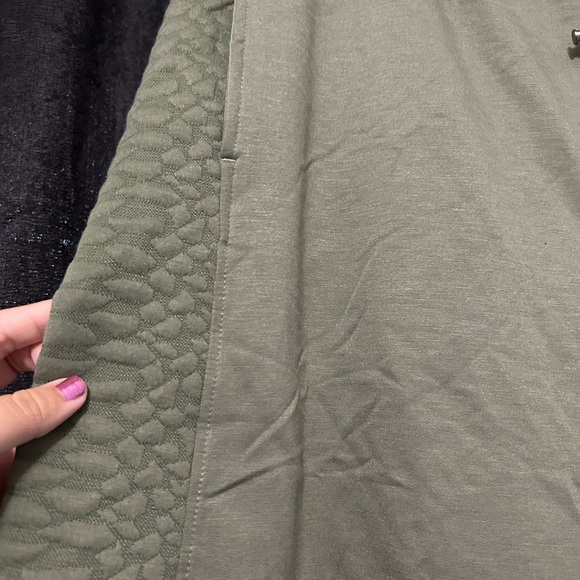 Nine West olive Green Active wear Shorts - Picture 2 of 6